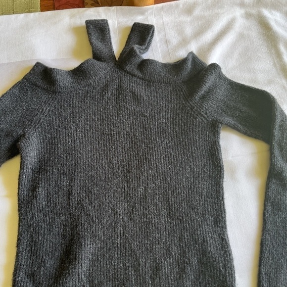 ANTHROPOLOGIE MOTH Wool Blend Gray Criss Cross High Neck Sweater! - Picture 2 of 4